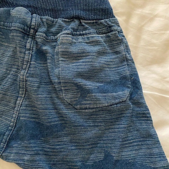 Bit’z kids blue shark print shorts sz 2/3 - Picture 8 of 12